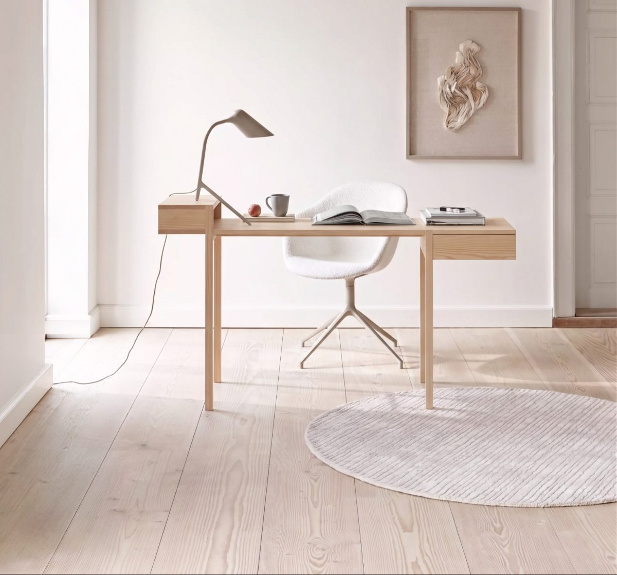 Louis Desk in pine wood